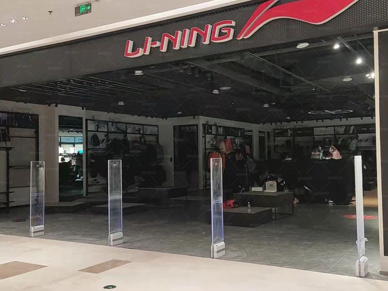 Фірмовий магазин Li Ning встановив кубічний акустичний магнітний протиугінний пристрій AM9800