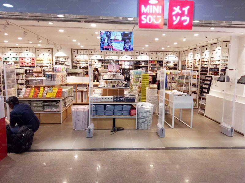 Бутік MINISO встановлює броньовані двері CuboM AM7806