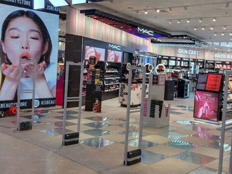 Магазин KIS Cosmetics встановлює протиугінну систему AM8208